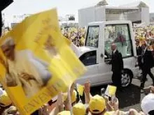 Benedict XVI gives his angelus address