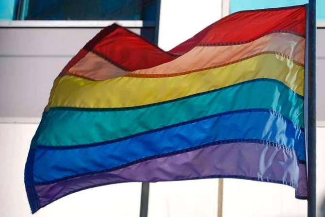 banderagay pixabay dominiopublico 230118