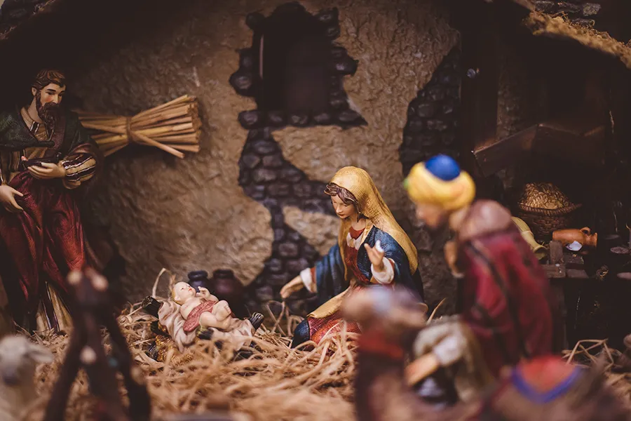 Nativity scene. . Ben White Photography via Unsplash.com.