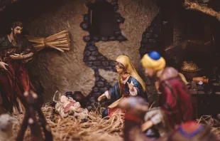Nativity scene. Ben White Photography via Unsplash.com.