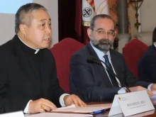 The apostolic nuncio in Spain, Archbishop Bernardito Auza, together with the Grand Chancellor of the Abat Oliba CEU University, Alfonso Bullón de Mendoza.