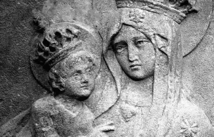 The Blessed Mother and the Child Jesus. Credit: Zwiebackesser/Shutterstock