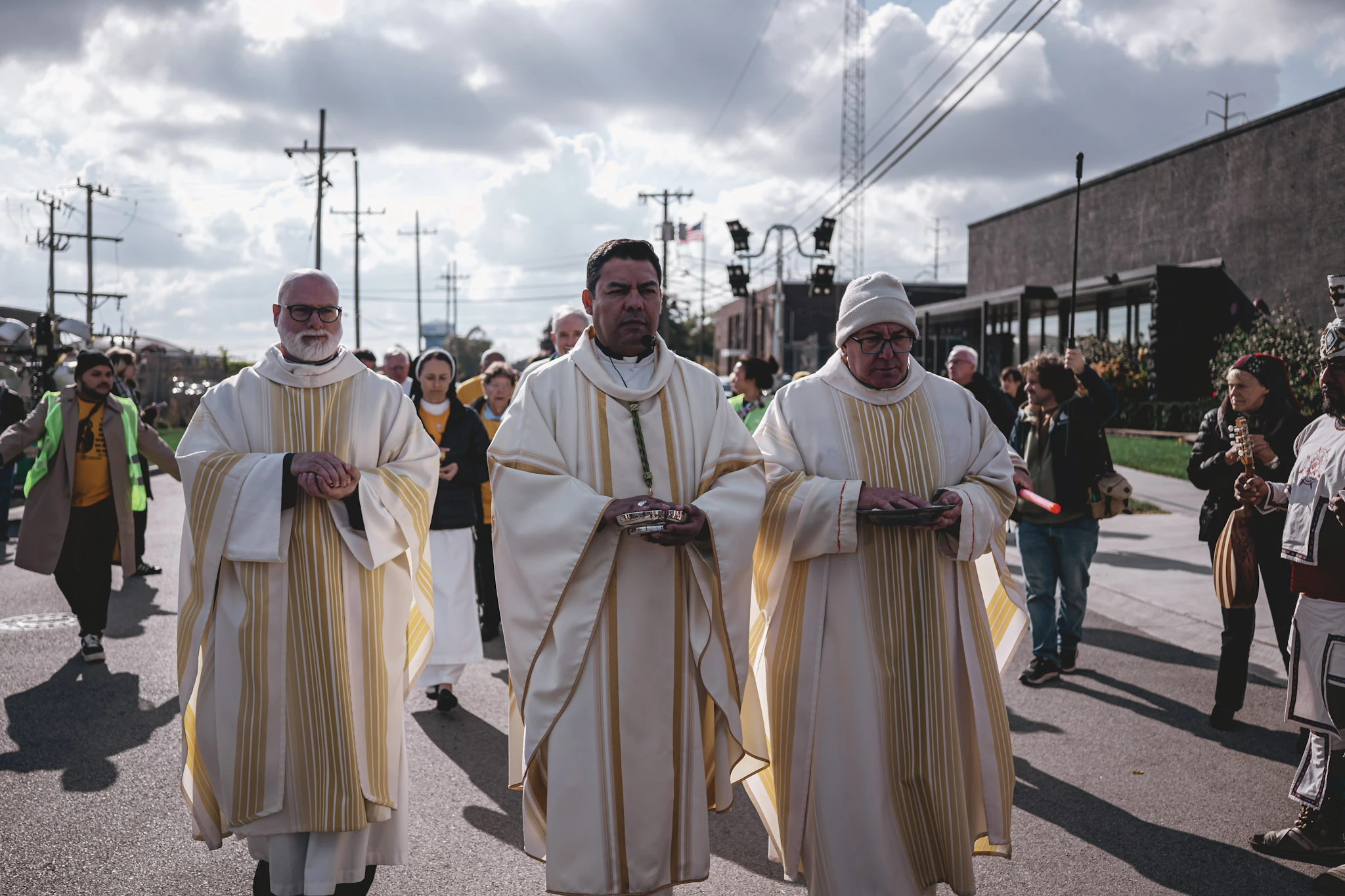 Auxiliary Bishop Jose María García-Maldonado and spiritual leaders attempt to bring Communion to detainees at the Broadview, Illinois, facility and were not admitted Nov. 1, 2025.?w=200&h=150