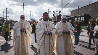 Auxiliary Bishop Jose María García-Maldonado and spiritual leaders attempt to bring Communion to detainees at the Broadview, Illinois, facility and were not admitted Nov. 1, 2025.