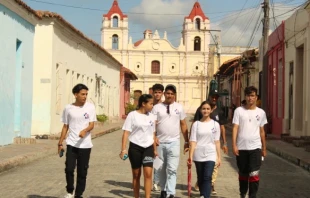 Young people walk the streets of Camagüey, Cuba. Credit: Camagüey Youth Ministry
