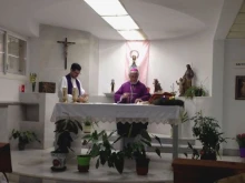 Bishop Rafael Zornoz of Cádiz and Ceuta, Spain, celebrates Mass in the chapel of the Hospital of Puerto Real.