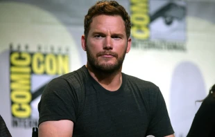 Chris Pratt speaks at the 2016 San Diego Comic Con International for “Guardians of the Galaxy Vol. 2” at the San Diego Convention Center in San Diego. Credit: Gage Skidmore from Peoria, AZ, United States of America, CC BY-SA 2.0, via Wikimedia Commons