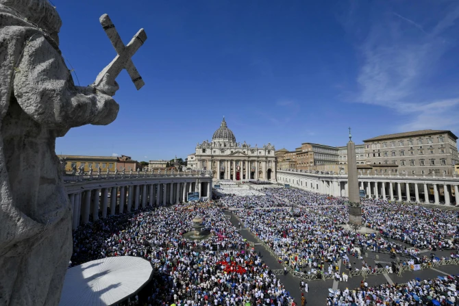 Pilgrims at the canonization Mass for Saints Carlo Acutis and Pier Giorgio Frassati on Sunday. September 7.