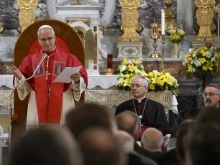 Pope Leo XIV encourages Catholic clergy, religious brothers and sisters, and lay pastoral workers to see the Catholic community’s small size as a strength during an encounter at the Cathedral of the Holy Spirit in Istanbul, Turkey, on Nov. 28, 2025.