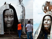 Assembly of the statue of Our Lady of Aparecida.