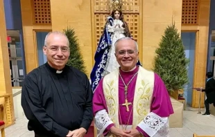 Father Edwin Román (left) with Bishop Silvio Báez. Credit: Photo courtesy of Father Edwin Román