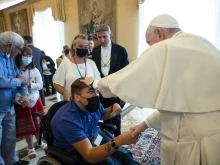 Pope Francis meets with Foi et Lumière members on Oct. 2, 2021.