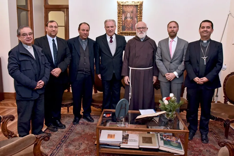 Officials of the Archdiocese of Santiago meet with representatives of Chile's Jewish community in Santiago, May 28, 2019. ?w=200&h=150