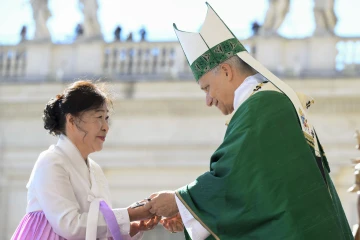 pope crucific catechist