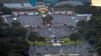 Members of Iglesia ni Cristo take part in a protest against corruption on Nov. 16, 2025 in Manila, Philippines. A powerful Philippine megachurch, Iglesia ni Cristo, mobilized over half a million members to join growing protests over alleged corruption in multibillion-peso flood control projects. Catholic leaders in the Philippines have also mobilized Catholics to participate in similar marches.