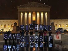 Anti-death penalty activists rally outside the U.S. Supreme Court in an attempt to prevent the execution of Oklahoma inmate Richard Glossip on Sept. 29, 2015, in Washington, D.C.