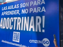 A truck traveled through Mexico City in September 2023 with a message against the indoctrination of children in schools.