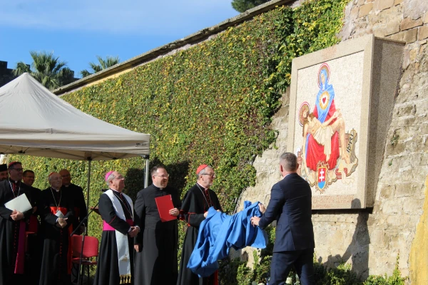 Slovak President Peter Pellegrini and Cardinal Claudio Gugerotti unveil the new Slovak Our Lady of Sorrows mosaic in the Vatican Gardens on Dec. 5, 2025. Credit: Bohumil Petrík