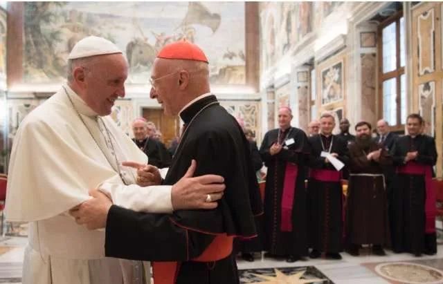 Pope Francis greets Cardinal Angelo Bagnasco at the end of an audience - .  Vatican Media /  ACI Group