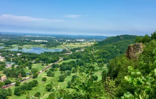 LaCrosse, Wisconsin. Credit: JTTucker/Shutterstock