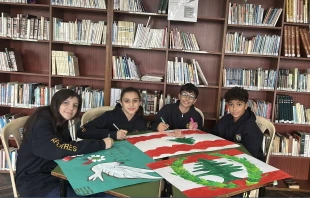 Students in Lebanon from the School of the Apostles (“Collège des Apôtres”) in Jounieh, prepare letters and posters ahead of Pope Leo XIV’s visit. Credit: Noelle El Hajj