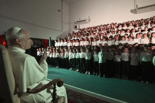 Leo XIV applauds the children. Credit: Vatican Media