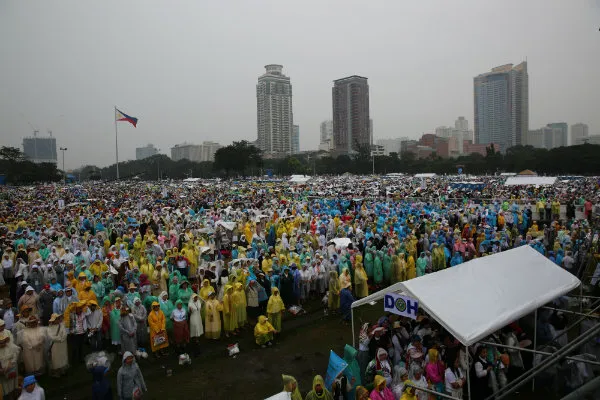 Millions gather in Manila for Pope Francis' closing Mass on Jan. 18, 2015. . Alan Holdren/CNA.