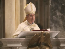 A banner featuring Pope Francis for the World Day of the Poor, 2022