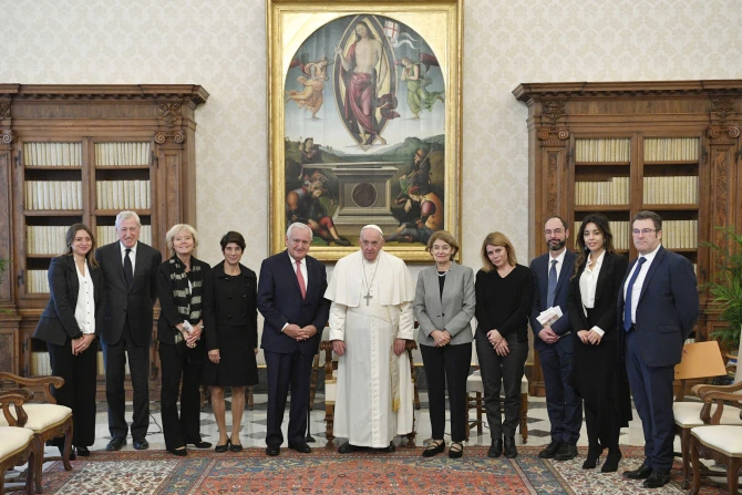 Pope Francis with members of the group Leaders Pour la Paix at the Vatican, Dec. 2, 2022