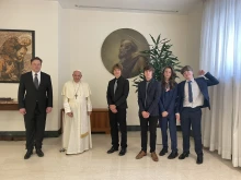 Elon Musk posted a photo with Pope Francis on Twitter.