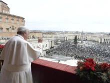 Pope Francis gives his Christmas ‘Urbi et Orbi’ blessing Dec. 25, 2021.