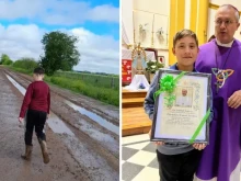 Maximiliano Pavillaux walks in the mud to reach the parish for confirmation on Nov. 11, 2023. / The child receives the recognition of Pope Francis from Bishop Mauricio Landra, the auxiliary bishop of Mercedes-Luján, Argentina.