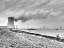 Nuclear Power Plant by Lennart Tange via flickr (CC BY 2.0).