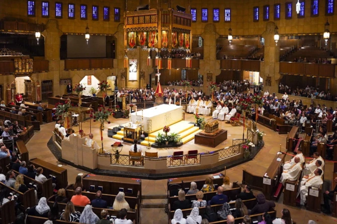 Mass at Shrine of the Little Flower Basilica