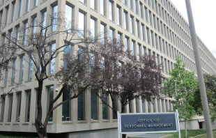 U.S. Office of Personnel Management headquarters building in Washington, D.C. Credit: Another Believer, CC BY-SA 3.0, via Wikimedia Commons