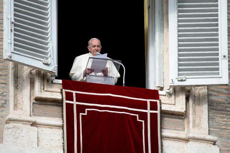Pope Francis delivers an Angelus address overlooking St. Peter’s Square. ?w=200&h=150