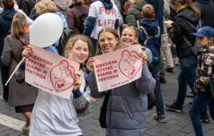 Young girls hold posters that translate to “Every Life is Important and Precious” at the March for Life in Vilnius, Lithuania, on Oct. 4, 2025. Credit: Erlendas Bart