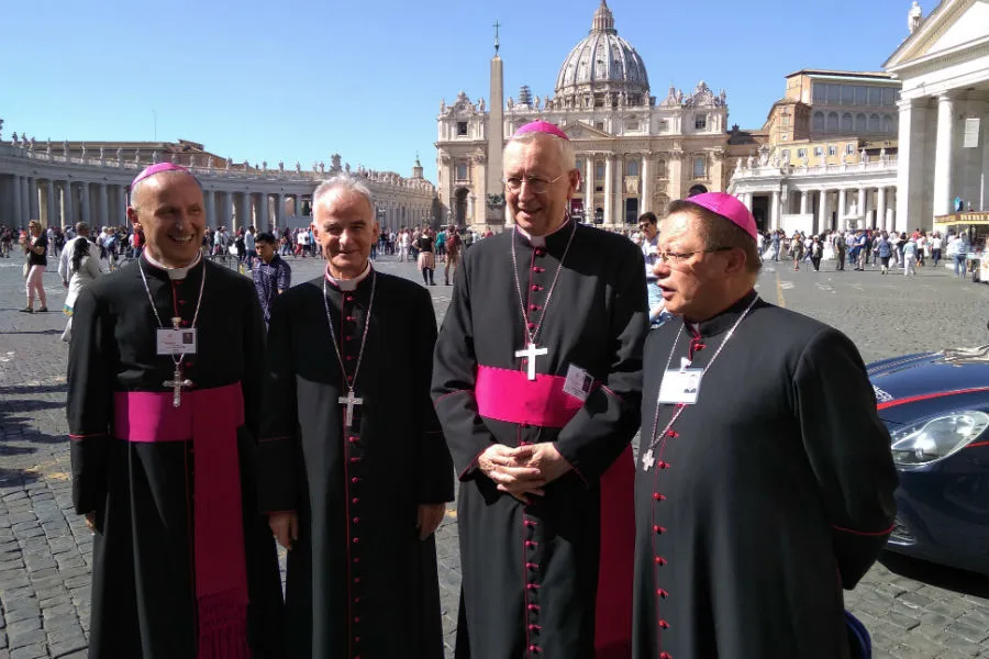 The Polish synod fathers in Rome, Oct 12, 2018. Courtesy photo from the Press Office of the Polish Bishops’ Conference?w=200&h=150