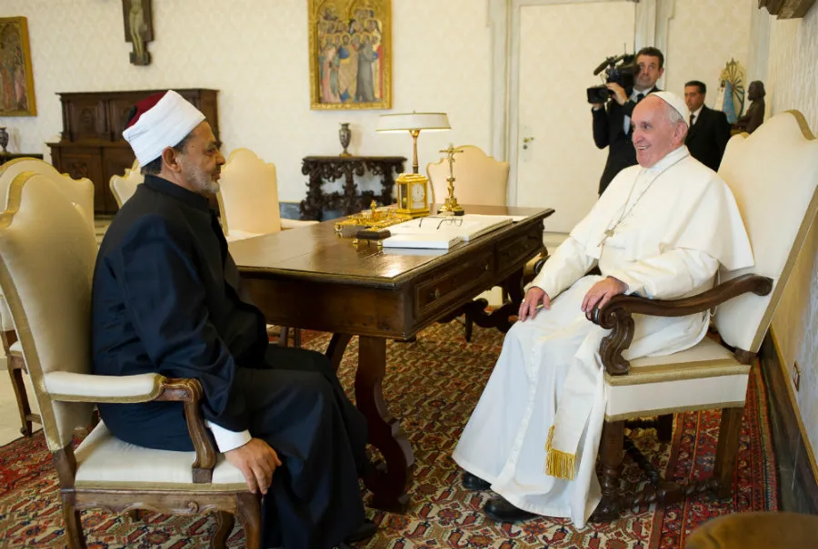 Pope Francis meets with the grand imam Sheik Ahmed Muhammad Al-Tayyib at the Vatican May 23, 2016. ?w=200&h=150