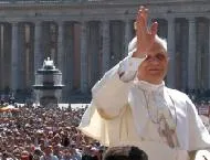 Pope Benedict during today's audience at St. Peter's Square?w=200&h=150