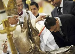 Magdi Allam being baptized by Pope Benedict XVI?w=200&h=150