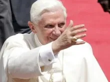 Pope Benedict arriving in Angola