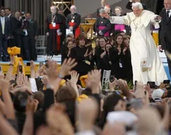 Pope Benedict at the concert put on by Young People Against War?w=200&h=150