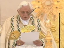 The Holy Father delivers his talk to priests, religious and consecrated people at the celebration of Vespers.