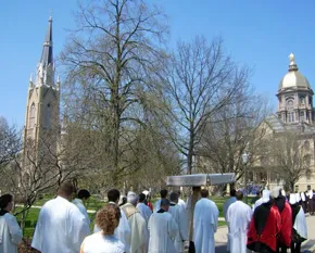 Notre Dame students processing with the Eucharist in 2007?w=200&h=150