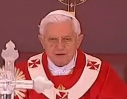 Pope Benedict celebrates Mass in Porto, Portugal.?w=200&h=150