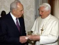Pope Benedict during his meeting with Israeli President Shimon Peres?w=200&h=150