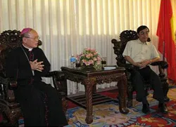 Archbishop Stephen Nguyen Nhu The and Nguyen Duc Chinh?w=200&h=150