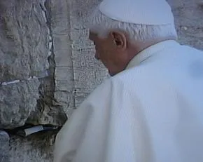 Pope Benedict XVI prays at the Western Wall?w=200&h=150