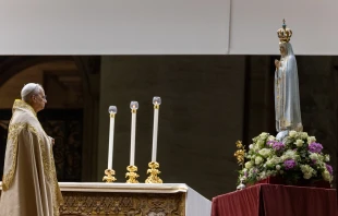 Pope Leo XIV stands before the original Our Lady of Fatima statue at a Marian vigil in St. Peter’s Square, Rome, Saturday, Oct. 11, 2025. Credit: Daniel Ibáñez/CNA